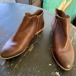 Gianni Bini leather booties